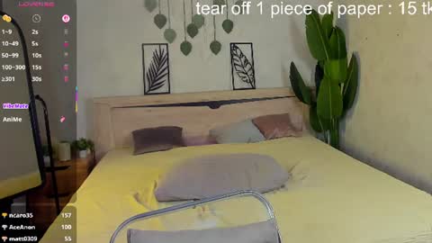 Mia online show from August 12, 4:42 pm