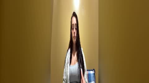 miaaellie online show from July 1, 4:02 am