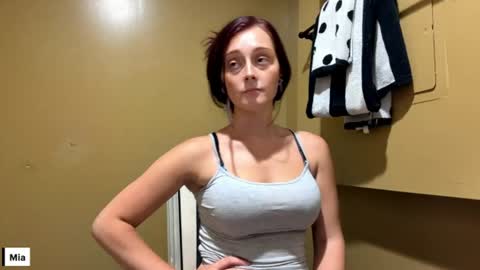 miaaellie online show from July 29, 4:08 am