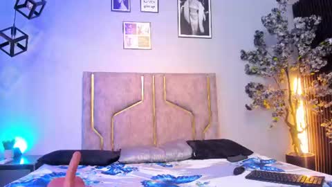 miaakittyy online show from August 10, 11:55 am