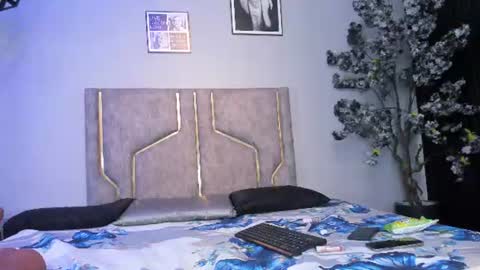 miaakittyy online show from August 11, 1:35 pm