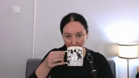 Mia online show from July 27, 8:09 am