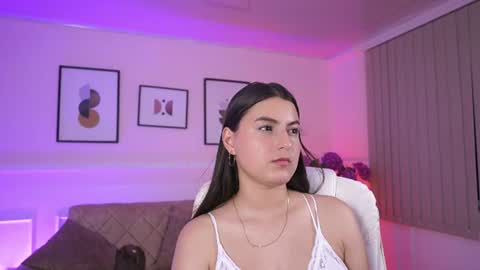 Mia Sinclair online show from August 4, 12:40 am