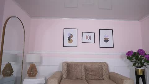 Mia Sinclair online show from August 8, 1:49 am