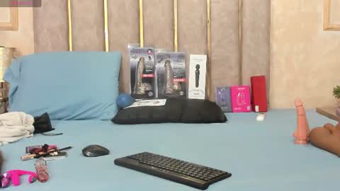 miaasummer online show from August 10, 11:33 am