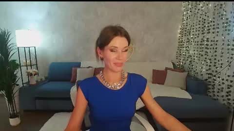 Mia online show from August 13, 5:32 am