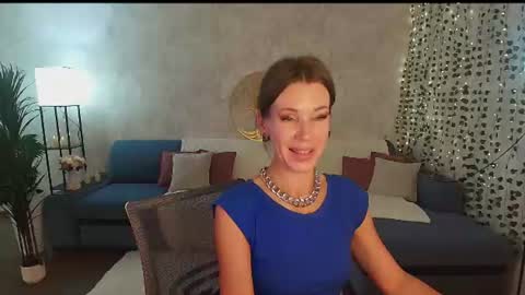 Mia online show from August 13, 6:38 am