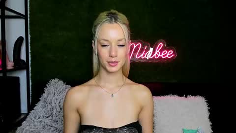 MiaBeeX online show from July 22, 6:10 pm