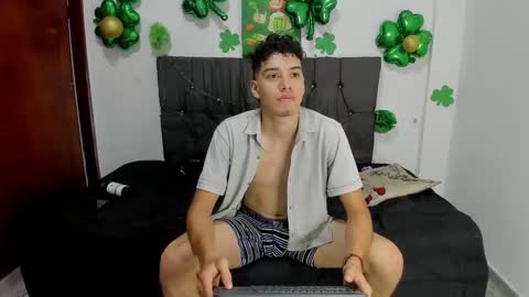 Mia and Max online show from March 25, 2:12 pm