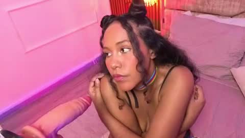 miablackrose online show from August 4, 8:33 am