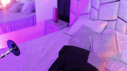 miablackrose online show from August 11, 12:56 am
