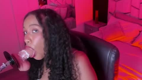 miablackrose online show from August 12, 10:01 pm