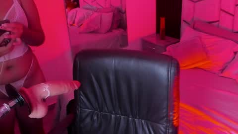 miablackrose online show from August 12, 11:07 pm