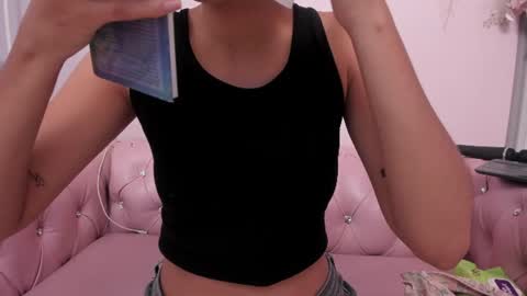 Mia online show from August 8, 11:16 pm
