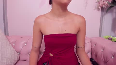 Mia online show from August 11, 2:35 am