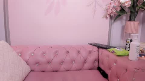 Mia online show from August 12, 12:13 am