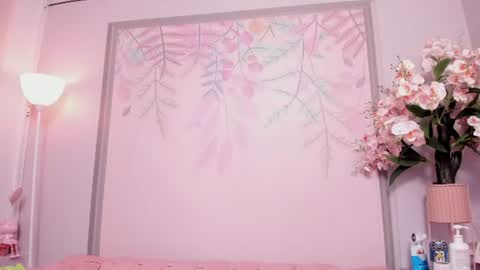 Mia online show from August 15, 4:27 am