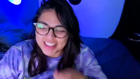 Mia online show from August 2, 3:46 am