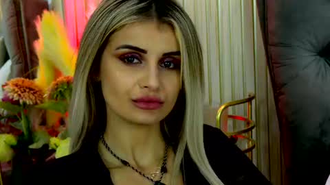 Mia online show from July 27, 11:43 pm