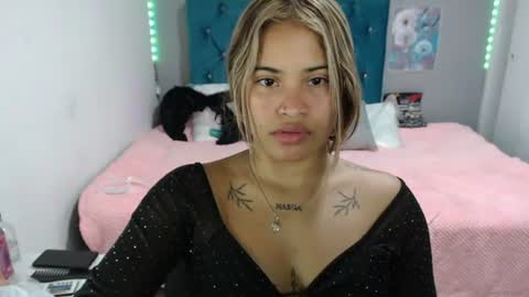miacumgirl online show from July 31, 2:45 pm