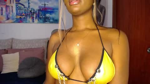 Mia online show from July 26, 4:50 am