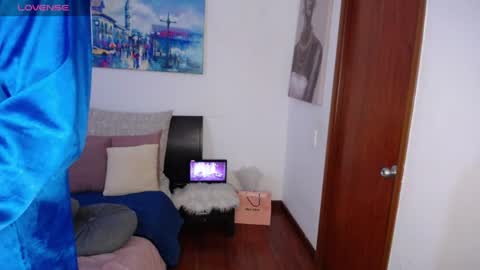 Mia online show from July 26, 10:37 pm