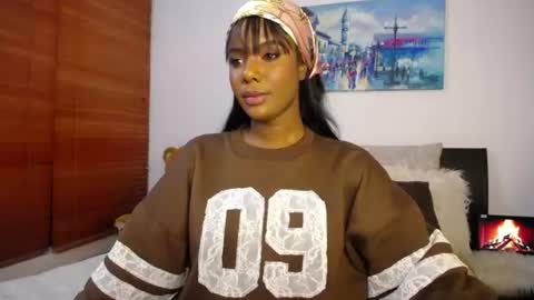 Mia online show from August 7, 2:33 am