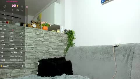 Mia 3 online show from July 21, 11:07 pm