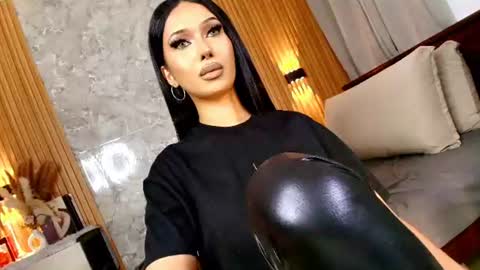 Mia online show from July 24, 12:46 am