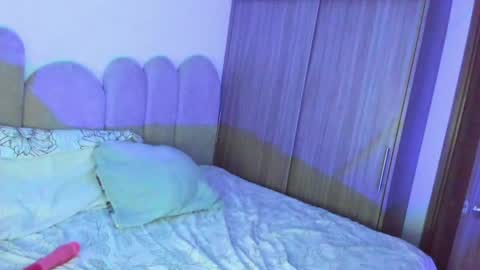 Mia  online show from May 27, 4:03 am