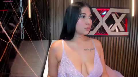 MIAH PALACIO online show from August 4, 5:37 am