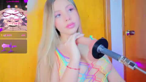 miah_stewart online show from June 27, 4:54 pm