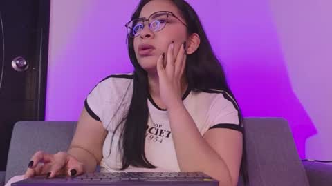 miah new independent model acount online show from August 5, 4:43 am