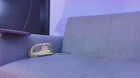 miah new independent model acount online show from August 8, 2:33 am
