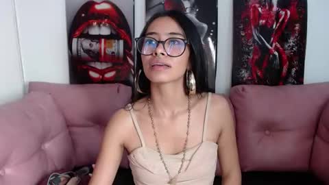 miahotcs online show from August 8, 1:05 am