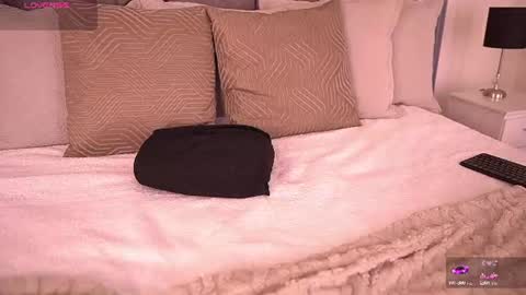 Mia  online show from August 15, 4:38 am
