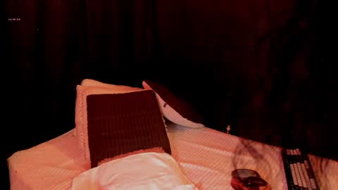 Mia online show from August 18, 12:05 am