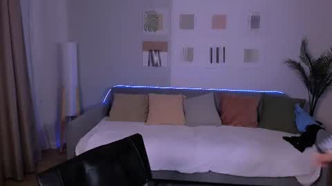 mialacrice online show from July 25, 1:42 am