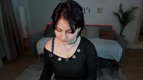 mialacrice online show from August 10, 4:19 pm
