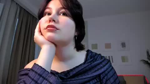 mialacrice online show from August 13, 6:27 am
