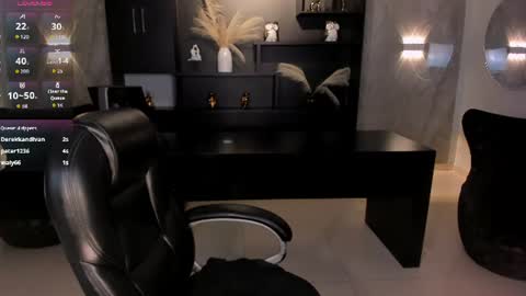 Call me Mia  online show from August 15, 2:59 am
