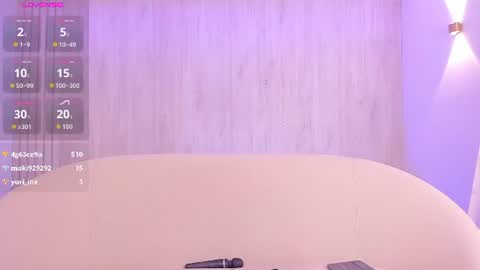 mialiore_ online show from August 3, 5:42 pm