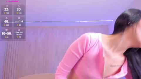 mialiore_ online show from August 6, 11:09 am