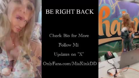 Mia online show from July 31, 9:31 pm