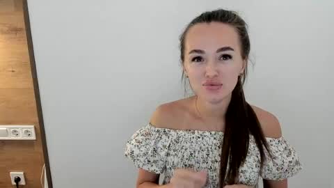 miamoll online show from August 8, 10:04 am