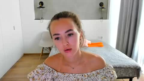 miamoll online show from August 8, 12:16 pm