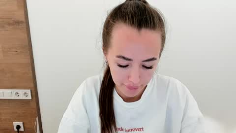 miamoll online show from August 9, 5:08 am
