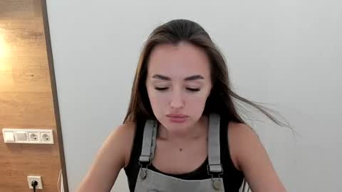 miamoll online show from August 10, 10:16 am