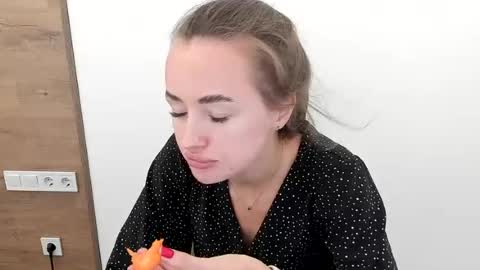 miamoll online show from August 16, 6:50 am