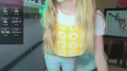 MiaMoon online show from July 25, 7:12 am